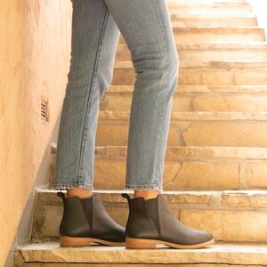 Nisolo Everyday Chelsea Boot